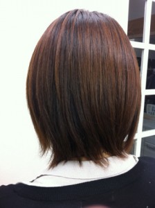 髪の毛　後ろ姿